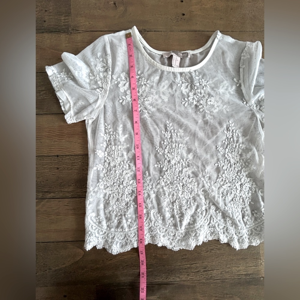 💖5 for $50💖FOREVER 21 Romantic sheer Embroidered lace ivory top scalloped hem - Picture 7 of 7